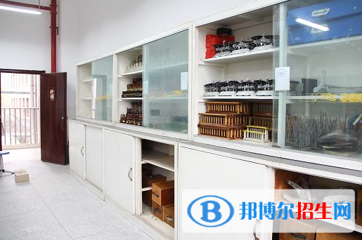 成都市金牛中學2022年招生辦聯(lián)系電話