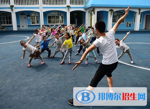 江蘇2022年男生讀幼師學校學什么好