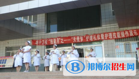 新疆喀什地區(qū)衛(wèi)生學(xué)校2022年報(bào)名條件、招生要求、招生對(duì)象