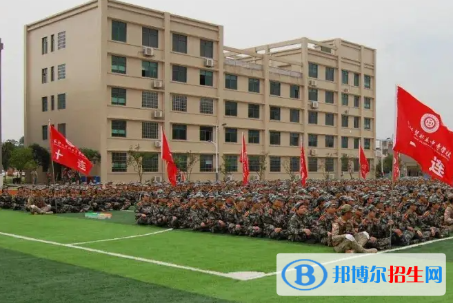 貴州2022年電子商務(wù)學(xué)校和中專(zhuān)有哪些區(qū)別