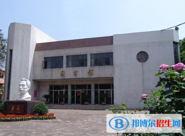山西農(nóng)業(yè)機(jī)械化學(xué)校2022年學(xué)費(fèi)、收費(fèi)多少