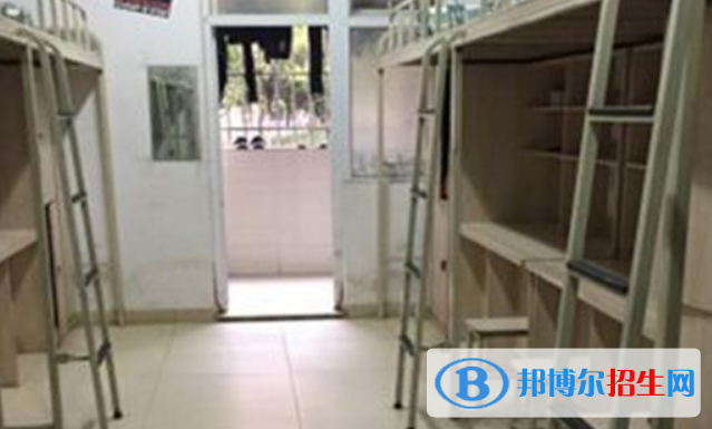 安陽(yáng)縣職業(yè)中等專(zhuān)業(yè)學(xué)校2022年宿舍條件