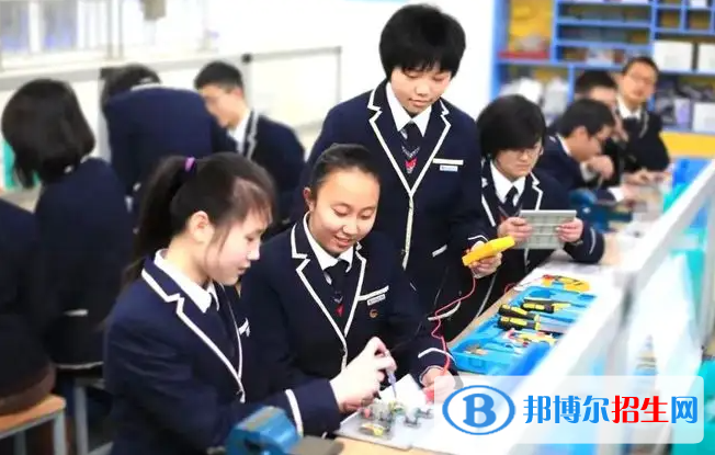 張家港外國語學?？孔V嗎