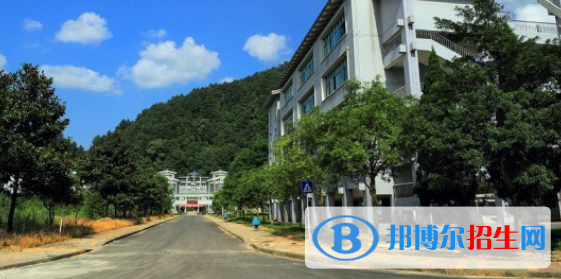 貴定師范學(xué)校2022年招生辦聯(lián)系電話