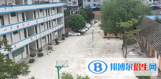 黔東南州凱旋工業(yè)學(xué)校2022年學(xué)費、收費多少