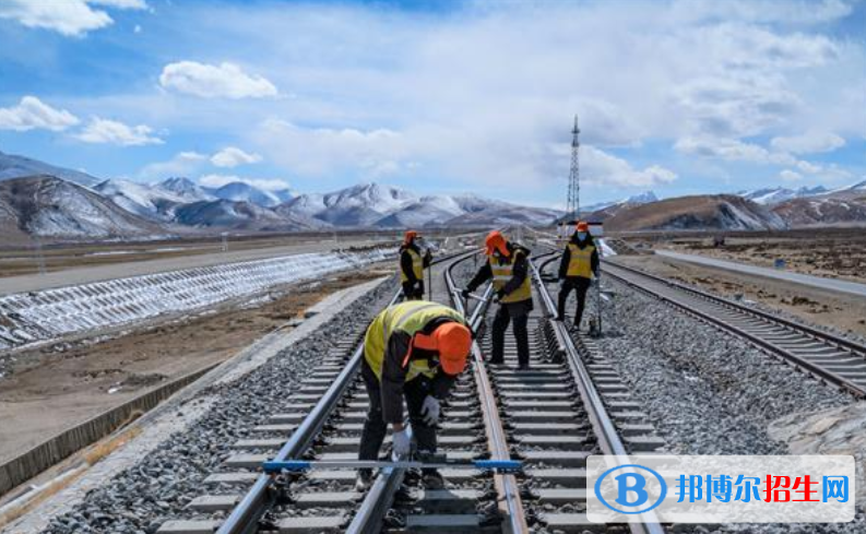 重慶2022年現(xiàn)在建筑學校讀什么專業(yè)好