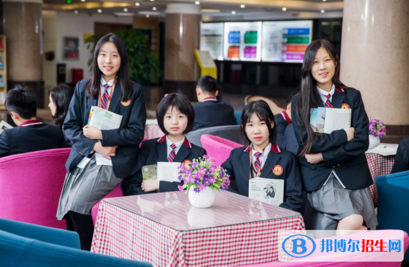 成都西雅美途外國(guó)語聯(lián)合學(xué)校2022年學(xué)費(fèi)標(biāo)準(zhǔn)
