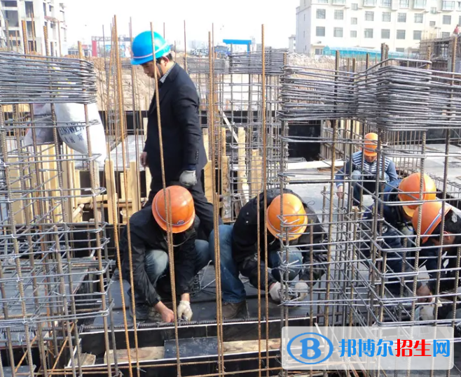 重慶2022年男生讀建筑學校學什么專業(yè)好