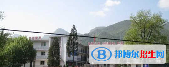 六盤水市鐘山區(qū)職業(yè)技術學校2022年地址在哪里