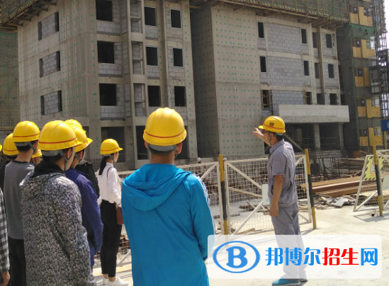 重慶2022年建筑學(xué)校中專升大?？际裁? width=
