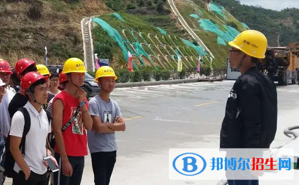 重慶2022年建筑學(xué)?？梢詫W(xué)什么