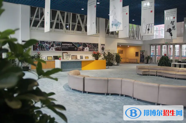 北京力邁國際學(xué)?？孔V嗎