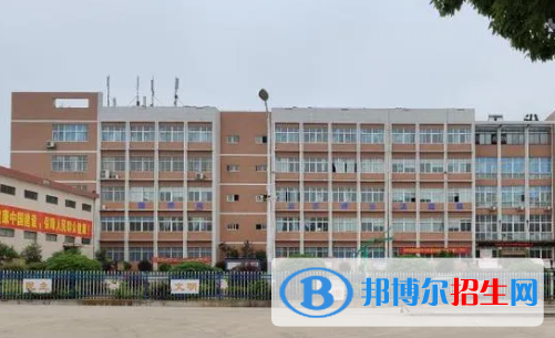 湖南醫(yī)藥衛(wèi)校2022年報(bào)名條件、招生要求、招生對(duì)象