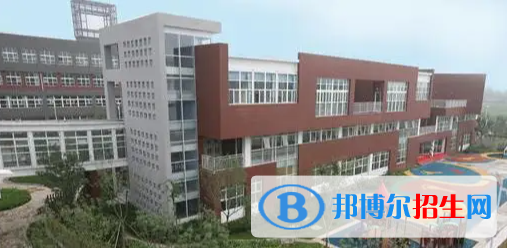 北京新英才國際學(xué)校初中部2023年學(xué)費標準