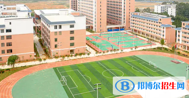 廣東2023年汽修學(xué)校和中專有哪些區(qū)別