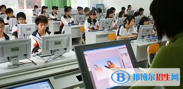 廣西2023年中等計算機(jī)學(xué)校哪個專業(yè)好