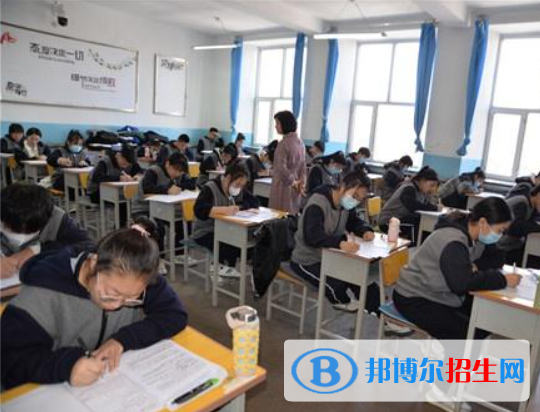 西藏2023年上中專學?？梢钥即髮W嗎