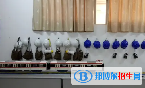 成都2023年現(xiàn)在鐵路學(xué)校學(xué)啥好