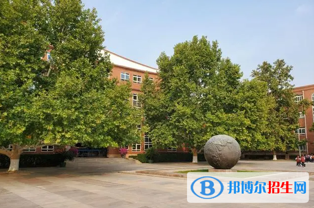 武漢海淀外國語實驗學(xué)校初中部2023年學(xué)費標準
