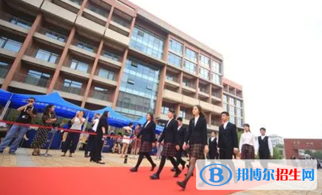 成都孔裔國際公學初中部2023年入學條件2
