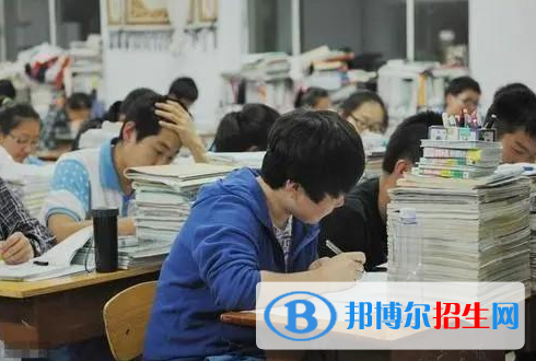 2022年湖北高考本科分?jǐn)?shù)線公布（普通類、藝術(shù)類、體育類）