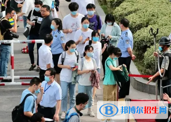 新疆高考一本分?jǐn)?shù)線匯總(2017-2022年)