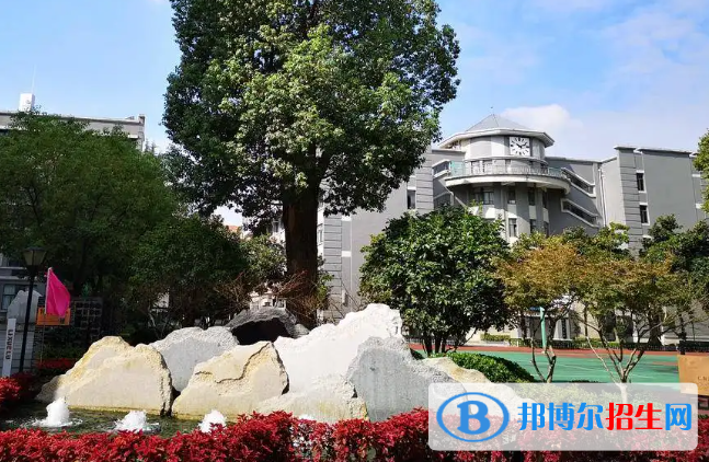 南京大學(xué)附屬中學(xué)2023年學(xué)費(fèi)、收費(fèi)多少 