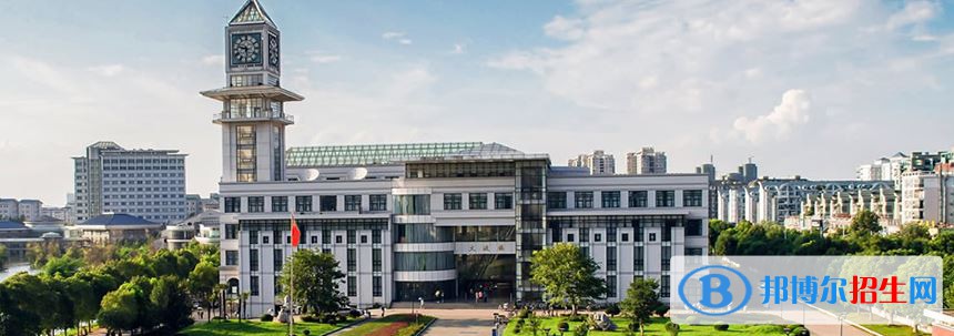 2022 中南財(cái)經(jīng)政法大學(xué)全國排名（中南財(cái)經(jīng)政法大學(xué)歷年全國排名）-2023年參考