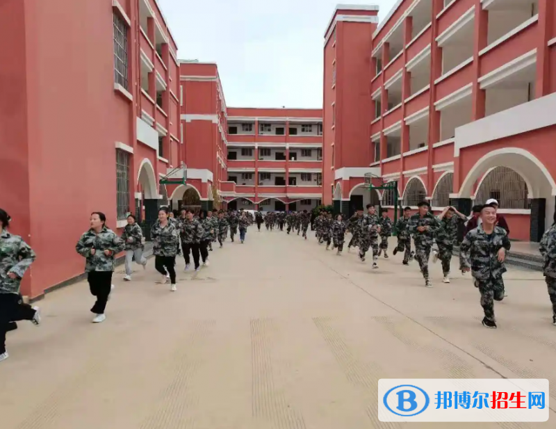  云南2023年中專學(xué)校和中專有哪些區(qū)別