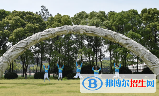 南昌理工技工學(xué)校2023年學(xué)費(fèi)、收費(fèi)多少