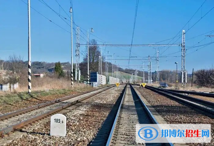 石家莊2023年讀鐵路學(xué)?？梢钥即髮W(xué)嗎