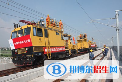 男生讀鐵路學(xué)校學(xué)什么專業(yè)好