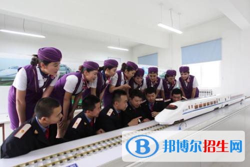 成都2023年鐵路學(xué)校中專升大?？际裁? width=