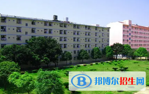廣西2023年讀中專好還是計(jì)算機(jī)學(xué)校