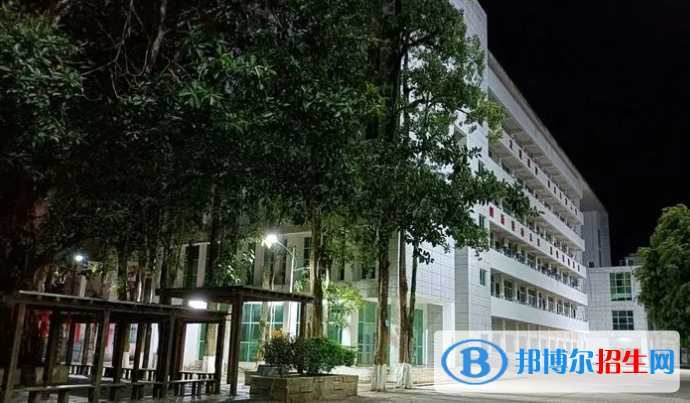 澄邁中學(xué)2023年學(xué)費(fèi)、收費(fèi)多少 