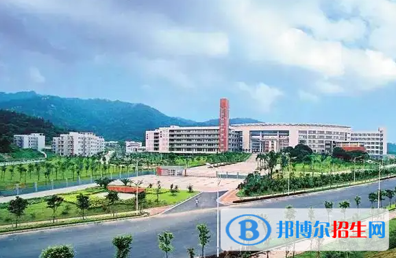 中大附屬外國(guó)語(yǔ)實(shí)驗(yàn)中學(xué)國(guó)際部2023年課程體系