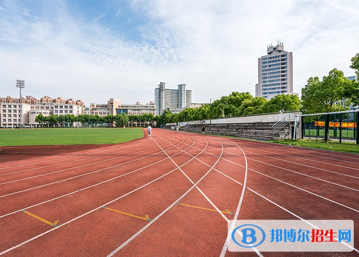 工貿(mào)職業(yè)學校業(yè).jpg22