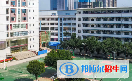 廣西計算機2023年計算機學(xué)校有男生嗎