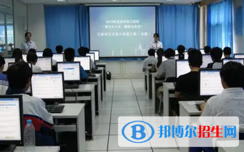 廣西2023年適合男生的計(jì)算機(jī)學(xué)校專業(yè)