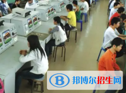 廣西2023年男生讀計(jì)算機(jī)學(xué)校學(xué)什么專業(yè)好
