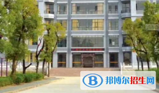 廣西2023年男生讀計(jì)算機(jī)學(xué)校