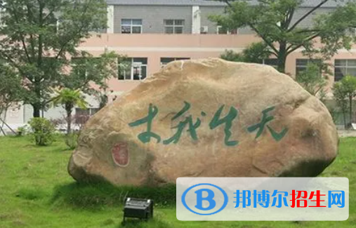 安徽2023年讀汽修學校能考大學嗎
