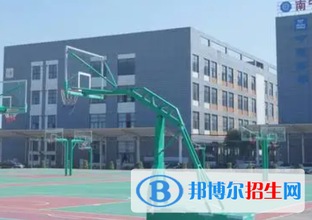 廣西2023年女生上什么計(jì)算機(jī)學(xué)校比較好