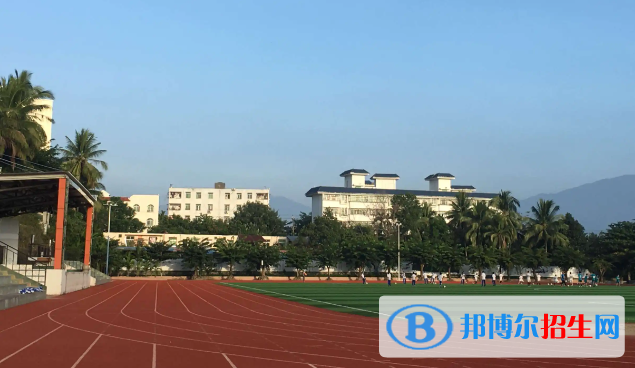 保亭中學(xué)2023年招生辦聯(lián)系電話 