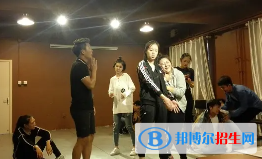 大學(xué)戲劇影視表演專業(yè)可以從事哪些工作？