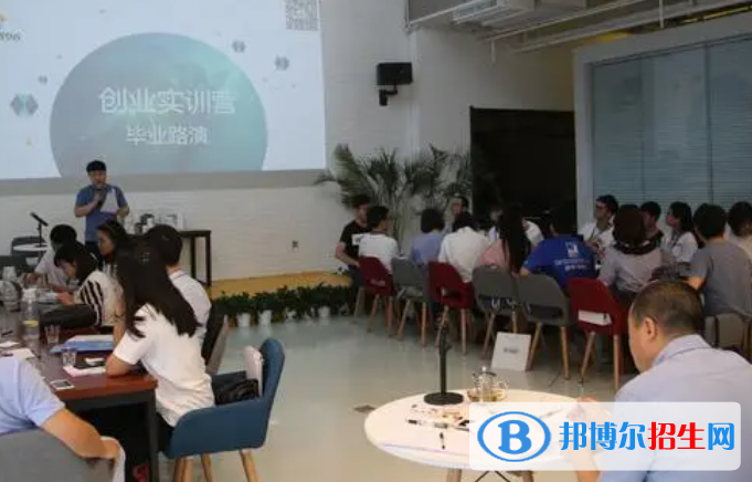 大學(xué)中小企業(yè)創(chuàng)業(yè)與經(jīng)營專業(yè)可以從事哪些工作？