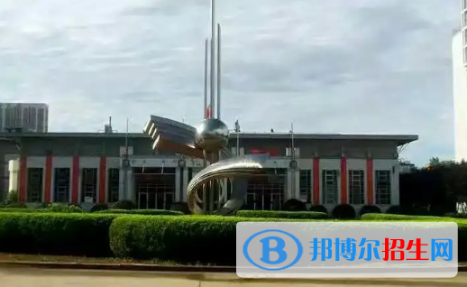 安徽2023年汽修學校好還是大專好