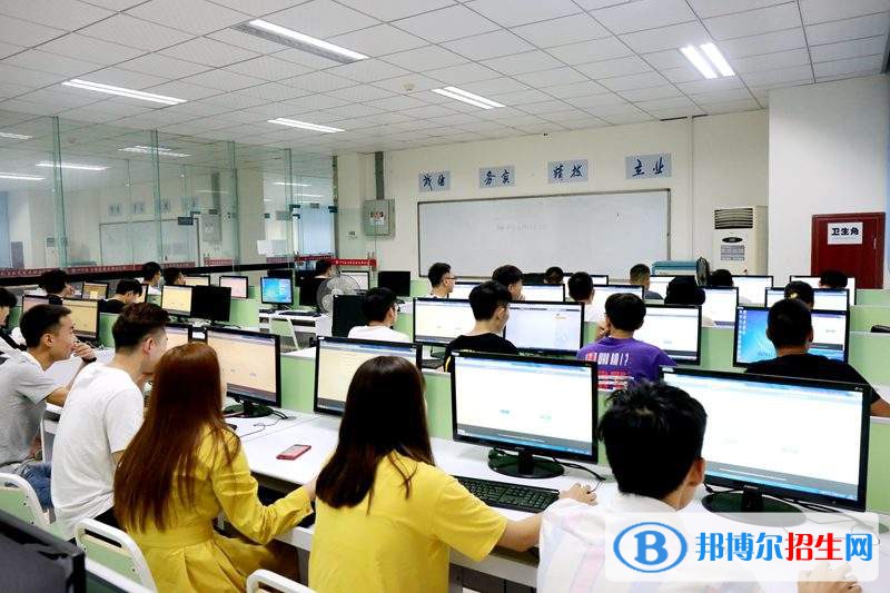 蘭州2023年計算機(jī)學(xué)校學(xué)什么比較好