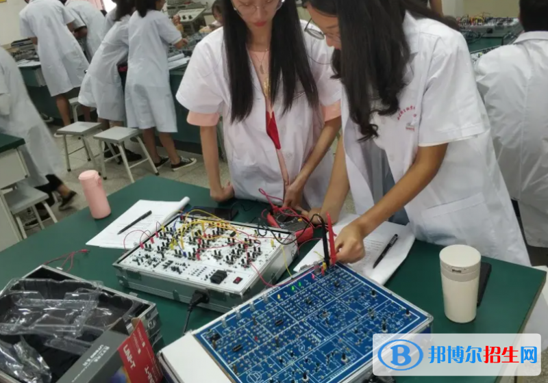 大學醫(yī)療器械經(jīng)營與管理專業(yè)可以從事哪些工作？