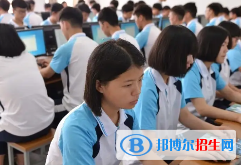 廣西2023年計算機(jī)學(xué)校學(xué)什么好找工作